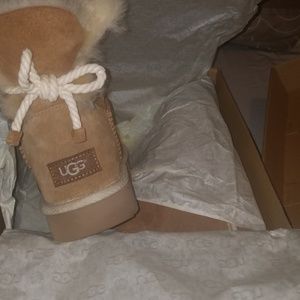 Womans chestnut UGG BOOTS